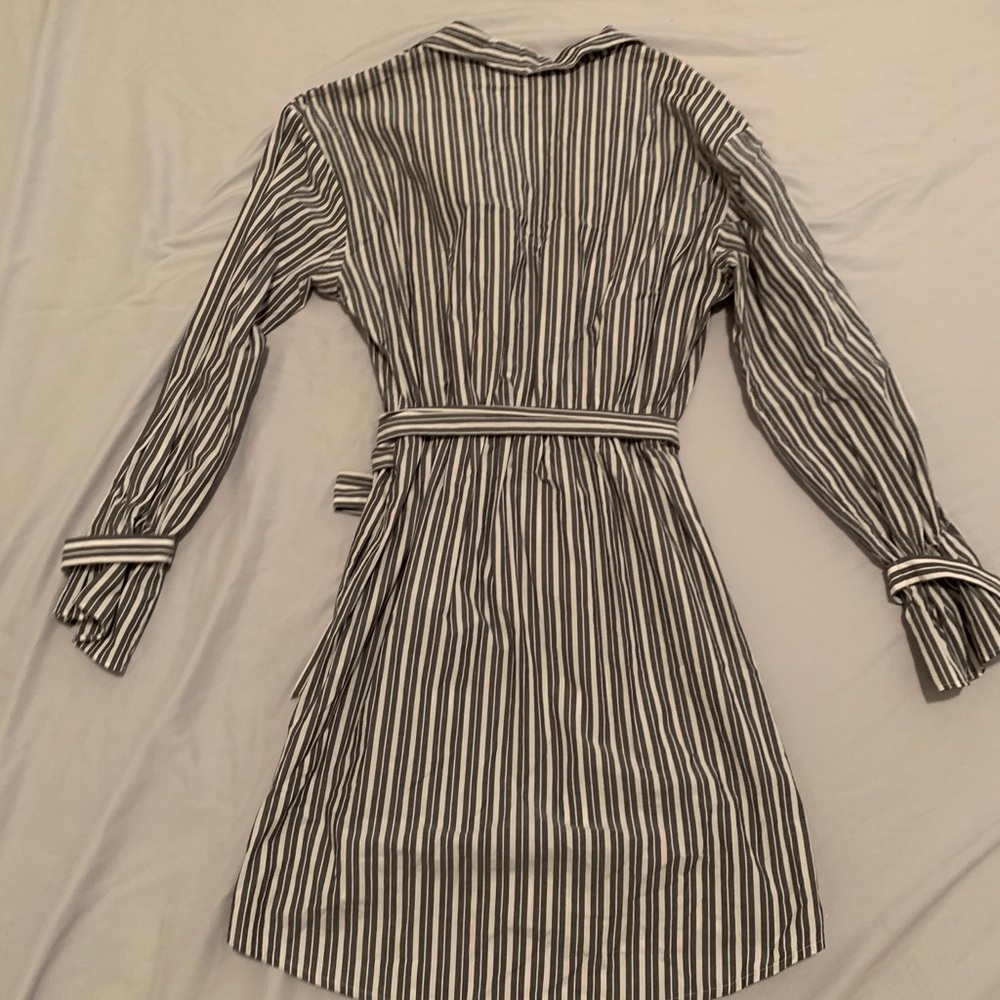 Dress - Picture 4 of 4